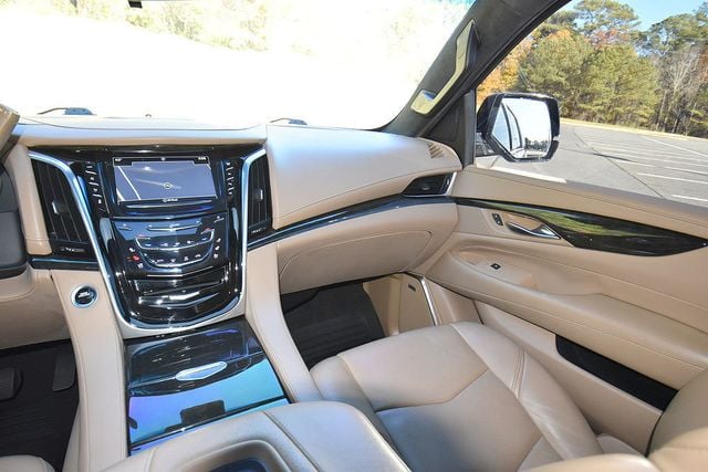 2019 Cadillac Escalade ESV Platinum photo 18