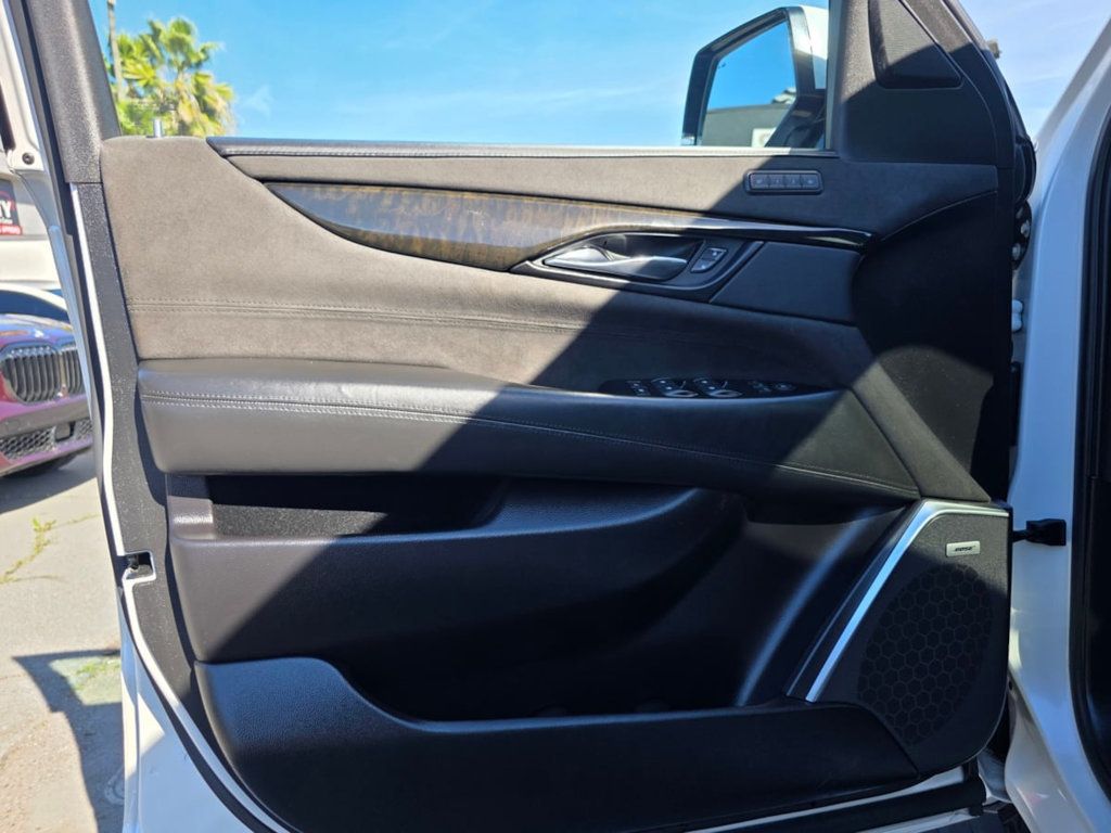 2019 Cadillac Escalade ESV 4WD 4dr Platinum - 22974401 - 11