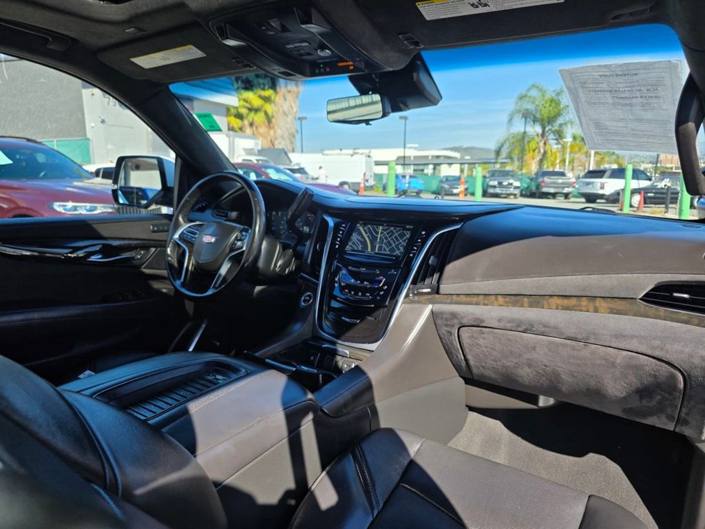 2019 Cadillac Escalade ESV 4WD 4dr Platinum - 22974401 - 32