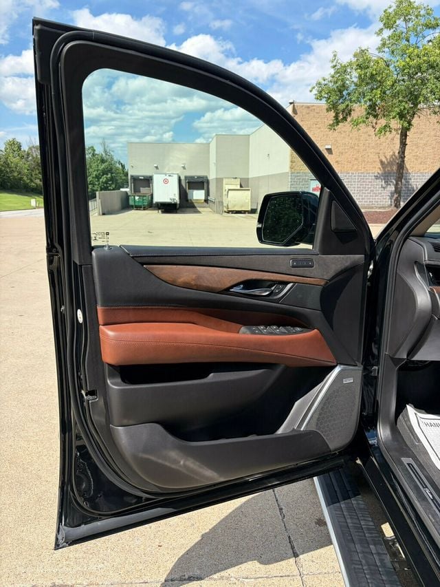 2019 Cadillac Escalade ESV 4WD 4dr Premium Luxury - 23042184 - 13
