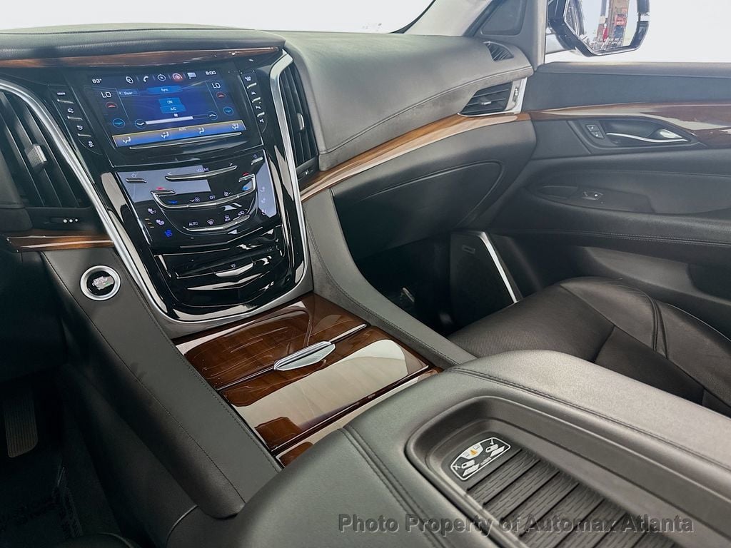 2019 Cadillac Escalade ESV Luxury - 22535387 - 29