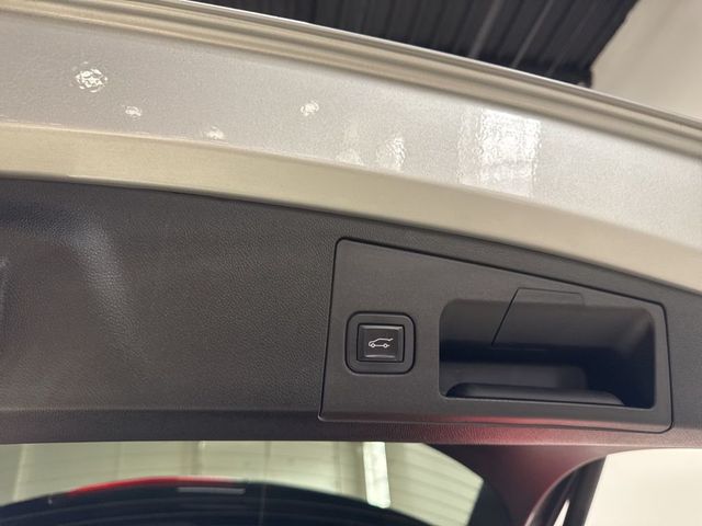 2019 Cadillac XT4 AWD 4dr Sport - 22983902 - 34