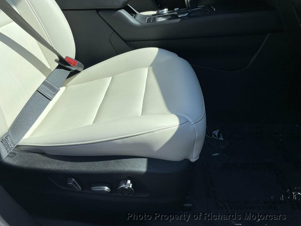 2019 Cadillac XT4 AWD 4dr Sport - 23069370 - 18