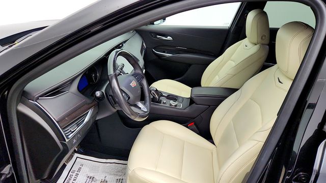 2019 Cadillac XT4 AWD 4dr Sport w/ Cold Weather & Driver Awareness Packages - 22993450 - 19