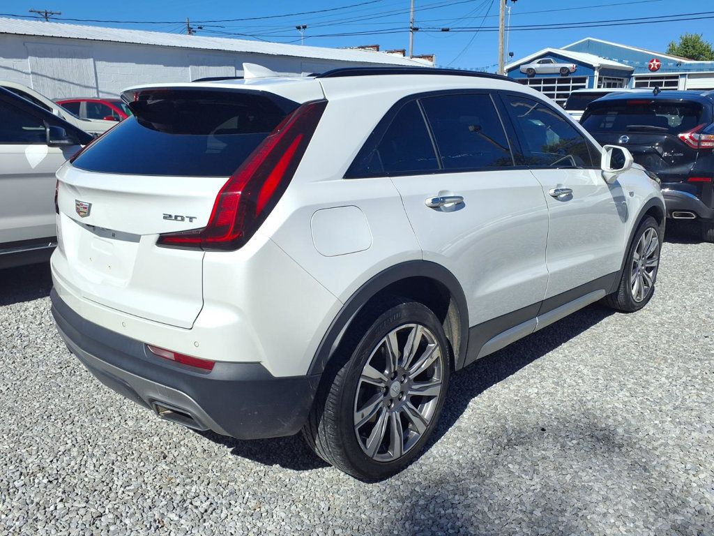 Cadillac XT4 photo 2