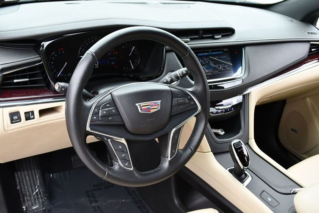 2019 Cadillac XT5 FWD 4 Door Luxury W/Blind Zone Alert and Rear Vision Camera - 23033423 - 35