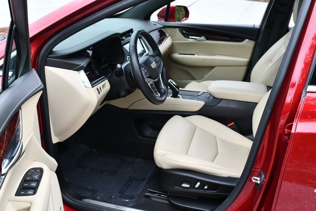 2019 Cadillac XT5 FWD 4 Door Luxury W/Blind Zone Alert and Rear Vision Camera - 23033423 - 38