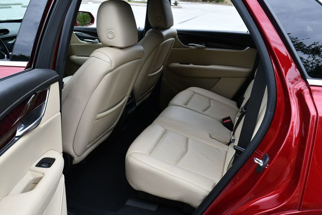 2019 Cadillac XT5 FWD 4 Door Luxury W/Blind Zone Alert and Rear Vision Camera - 23033423 - 39