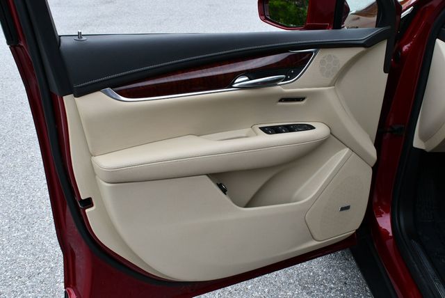 2019 Cadillac XT5 FWD 4 Door Luxury W/Blind Zone Alert and Rear Vision Camera - 23033423 - 43
