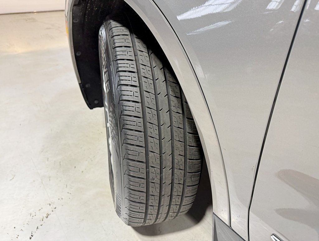 2019 Cadillac XT5 Base photo 2