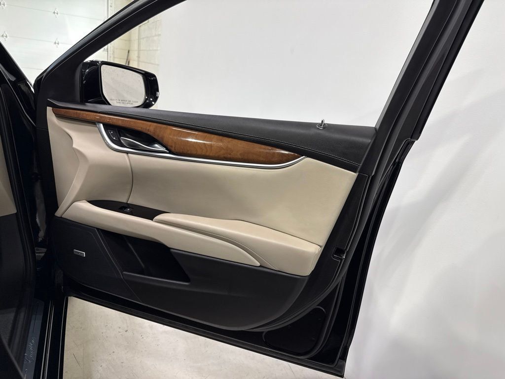 2019 Cadillac XTS 4dr Sedan Luxury FWD - 23047064 - 28