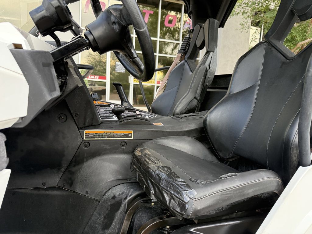 2019 Can-Am Commander 800R LOW MILES! - 23098140 - 12