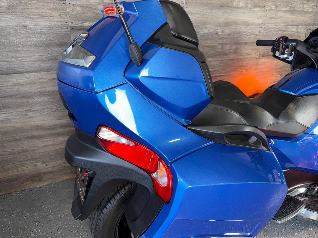 2019 Can-Am Spyder RT Limited SE6 SUPER CLEAN! - 22964930 - 9