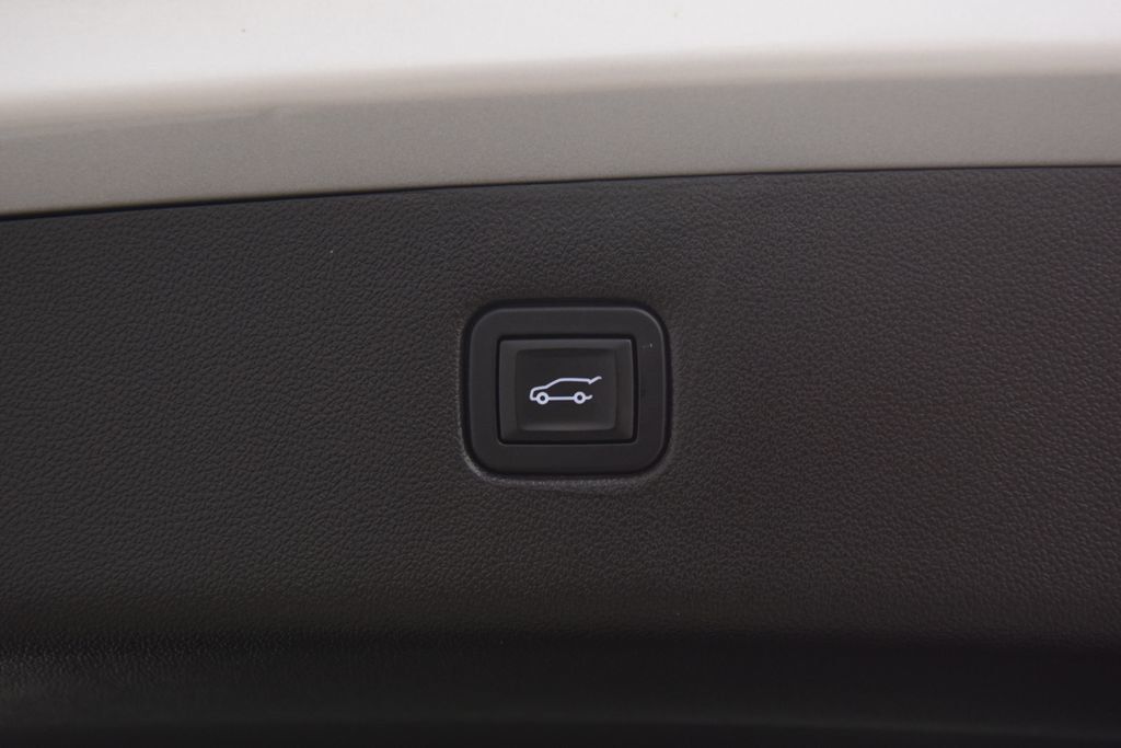2019 Chevrolet Blazer Base - 23040767 - 23