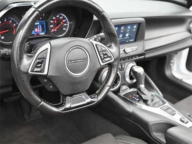 2019 Chevrolet Camaro 1LT photo 4