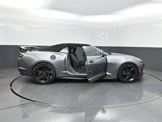 2019 Chevrolet Camaro 2SS photo 25
