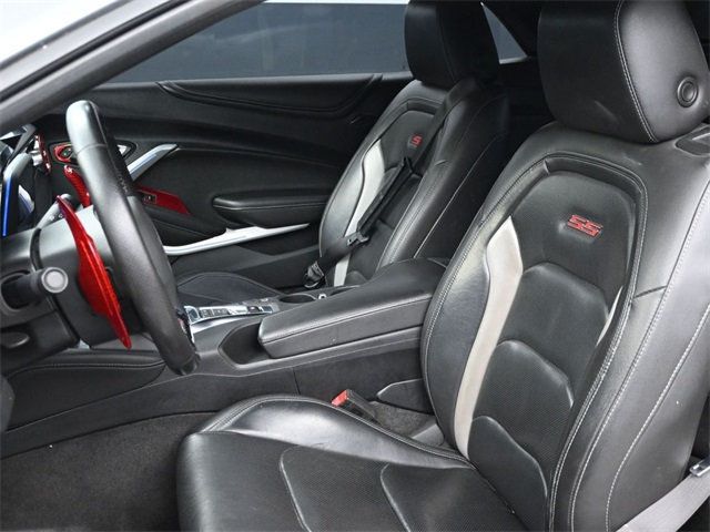 2019 Chevrolet Camaro 2SS photo 2