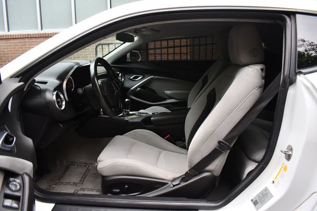 2019 Chevrolet Camaro 2dr Coupe 1LS - 22925202 - 18