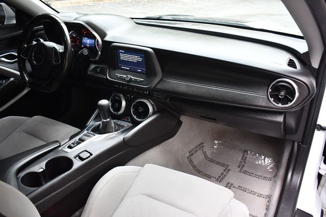 2019 Chevrolet Camaro 2dr Coupe 1LS - 22925202 - 31