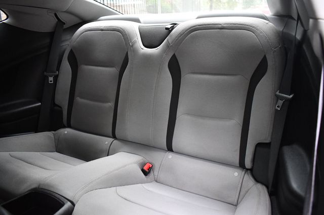 2019 Chevrolet Camaro 2dr Coupe 1LS - 22925202 - 32