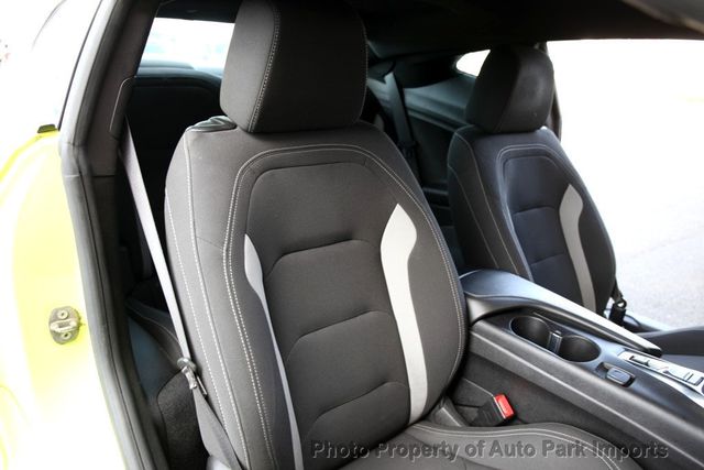 2019 Chevrolet Camaro 2dr Coupe 1LT - 22688530 - 32