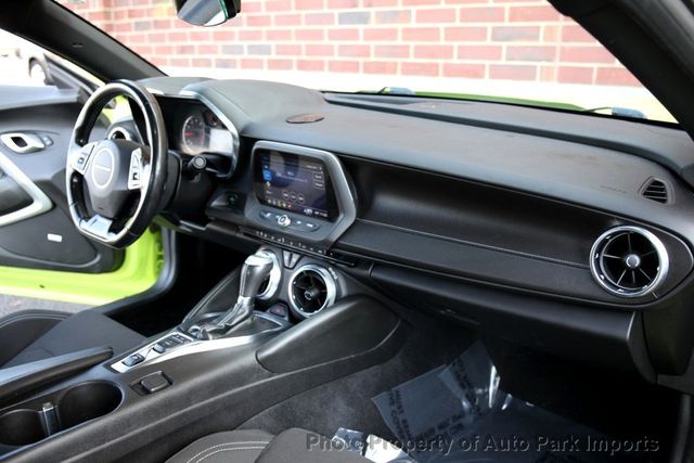 2019 Chevrolet Camaro 2dr Coupe 1LT - 22688530 - 33