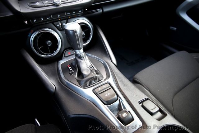 2019 Chevrolet Camaro 2dr Coupe 1LT - 22688530 - 38