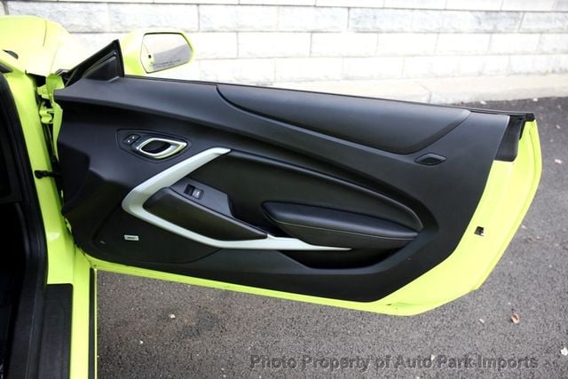 2019 Chevrolet Camaro 2dr Coupe 1LT - 22688530 - 45