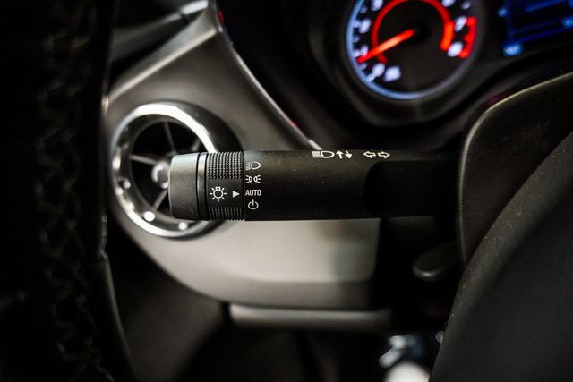 2019 Chevrolet Camaro 2dr Coupe 1LT - 22994252 - 16