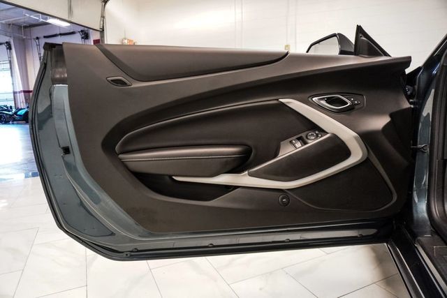 2019 Chevrolet Camaro 2dr Coupe 1LT - 22994252 - 17