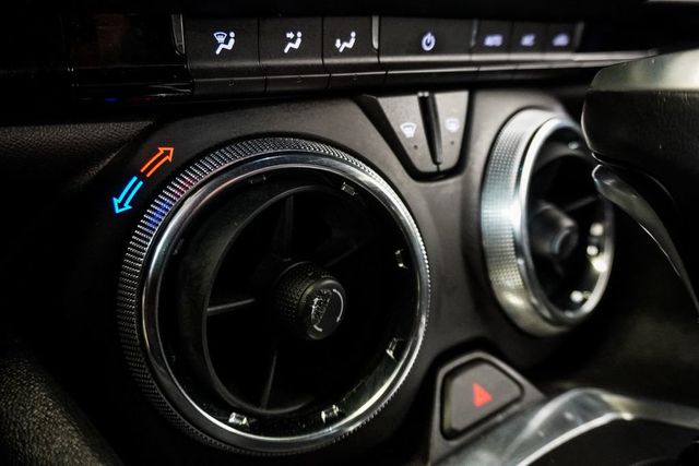 2019 Chevrolet Camaro 2dr Coupe 1LT - 22994252 - 21