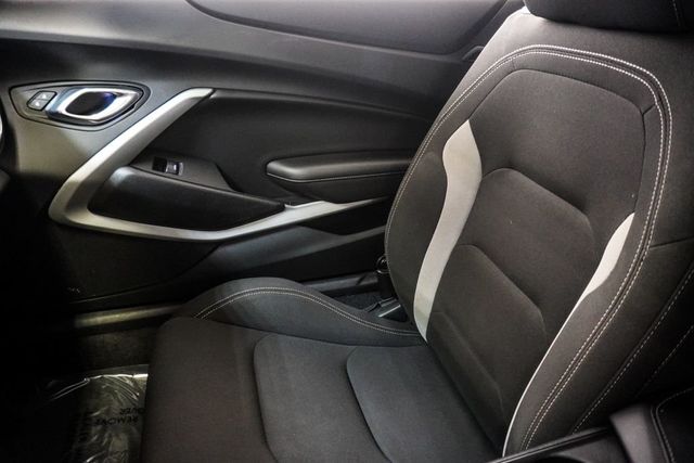 2019 Chevrolet Camaro 2dr Coupe 1LT - 22994252 - 26