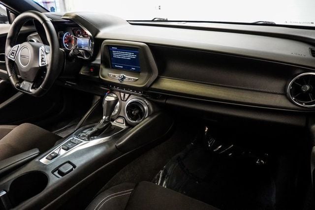 2019 Chevrolet Camaro 2dr Coupe 1LT - 22994252 - 8