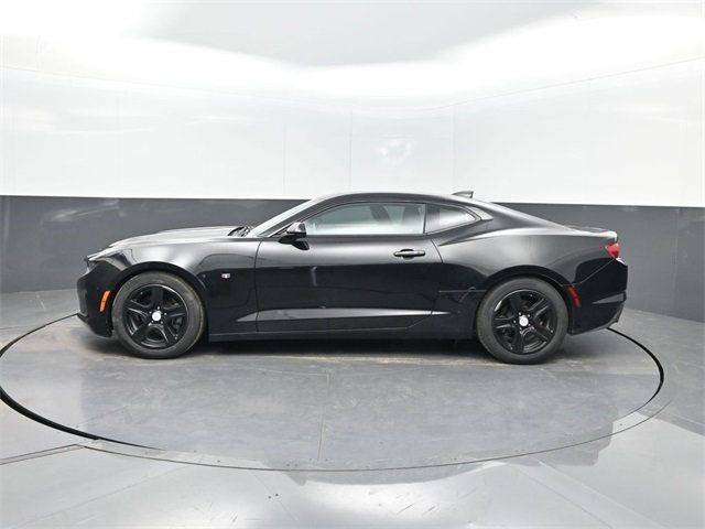 2019 Chevrolet Camaro 1LT photo 2