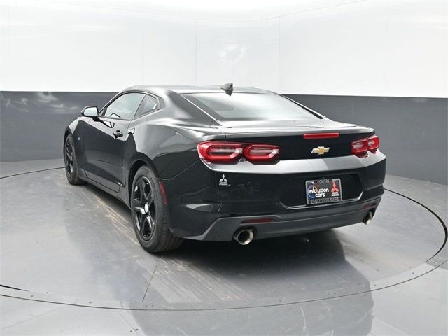 2019 Chevrolet Camaro 1LT photo 3