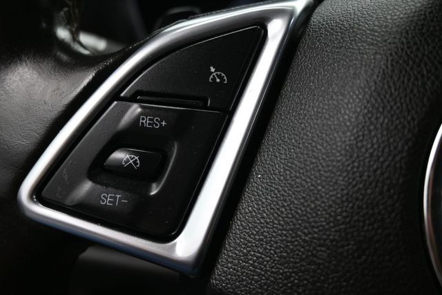 2019 Chevrolet Camaro 2dr Coupe 1LT - 23009958 - 16