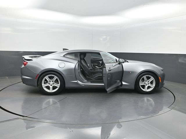 2019 Chevrolet Camaro 2dr Coupe 1LT - 23009958 - 26