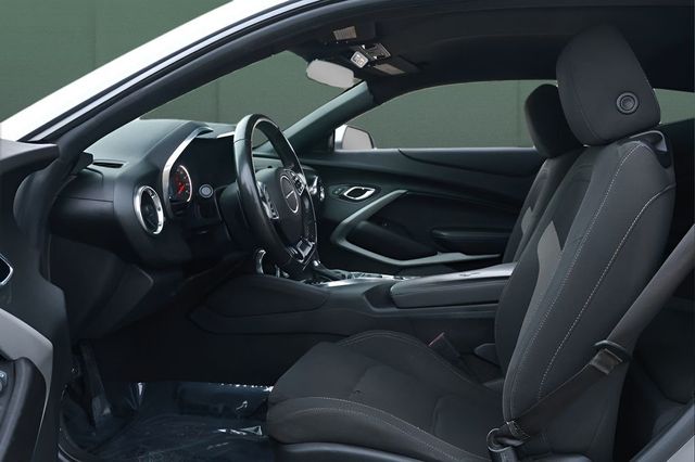 2019 Chevrolet Camaro 2dr Coupe 1LT - 22980229 - 9