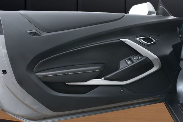 2019 Chevrolet Camaro 2dr Coupe 1LT - 22980229 - 11