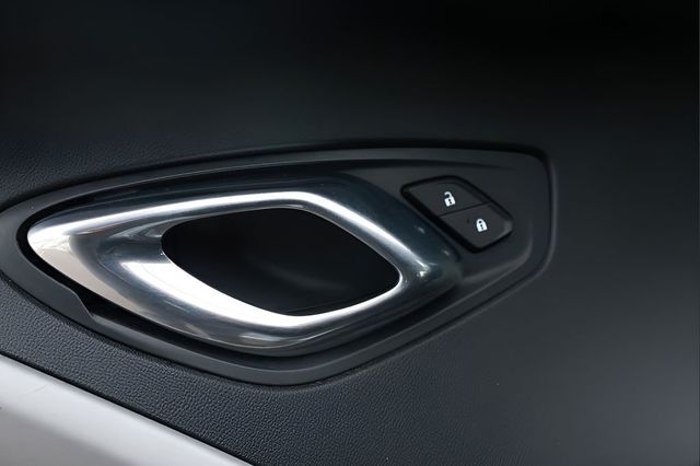 2019 Chevrolet Camaro 2dr Coupe 1LT - 22980229 - 13