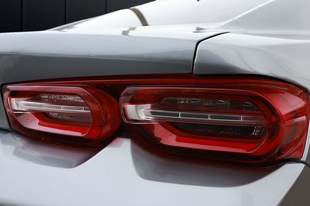 2019 Chevrolet Camaro 2dr Coupe 1LT - 22980229 - 30