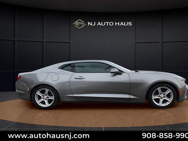 2019 Chevrolet Camaro 2dr Coupe 1LT - 22980229 - 8
