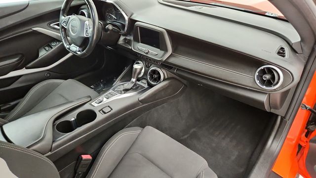 2019 Chevrolet Camaro 2dr Coupe 1LT - 22944666 - 23