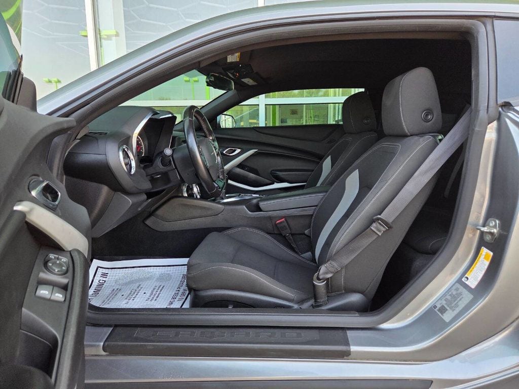 2019 Chevrolet Camaro Coupe 1LT photo 10