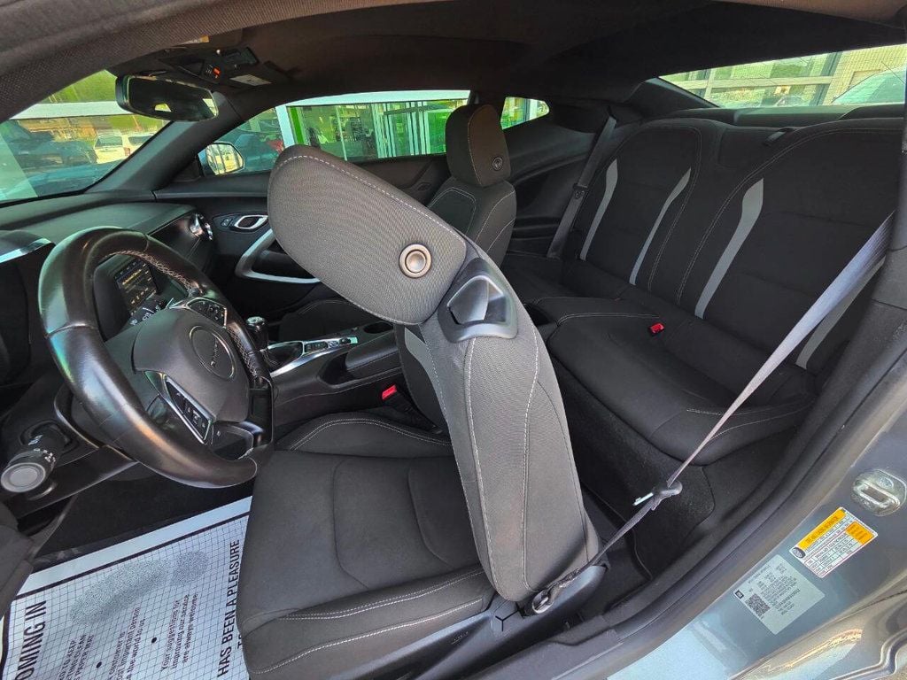2019 Chevrolet Camaro Coupe 1LT photo 13