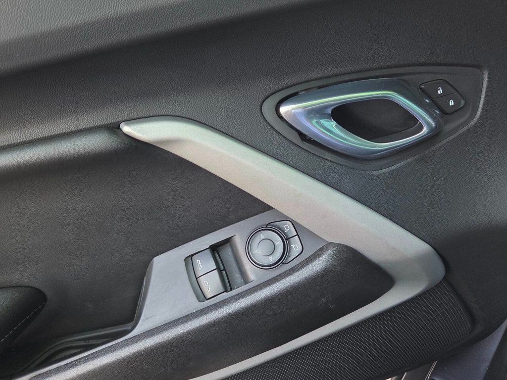 2019 Chevrolet Camaro Coupe 1LT photo 17