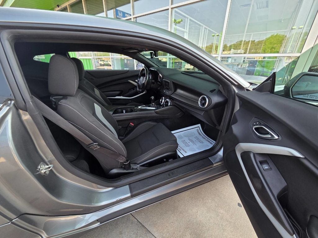 2019 Chevrolet Camaro Coupe 1LT photo 23