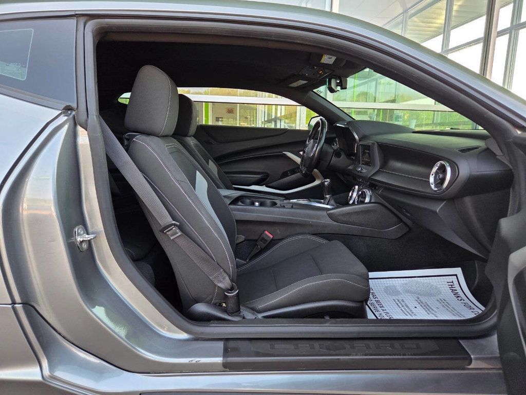2019 Chevrolet Camaro Coupe 1LT photo 24
