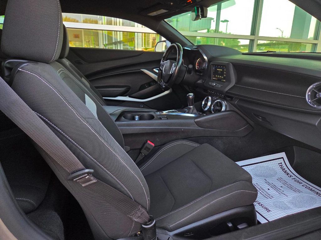 2019 Chevrolet Camaro Coupe 1LT photo 25