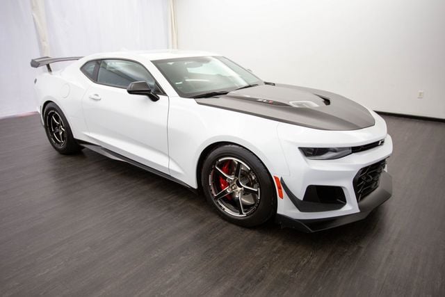 2019 Chevrolet Camaro 2dr Coupe ZL1 - 22682136 - 1